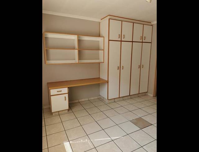 1 BEDROOM PROPERTY TO RENT IN DASSIE RAND
